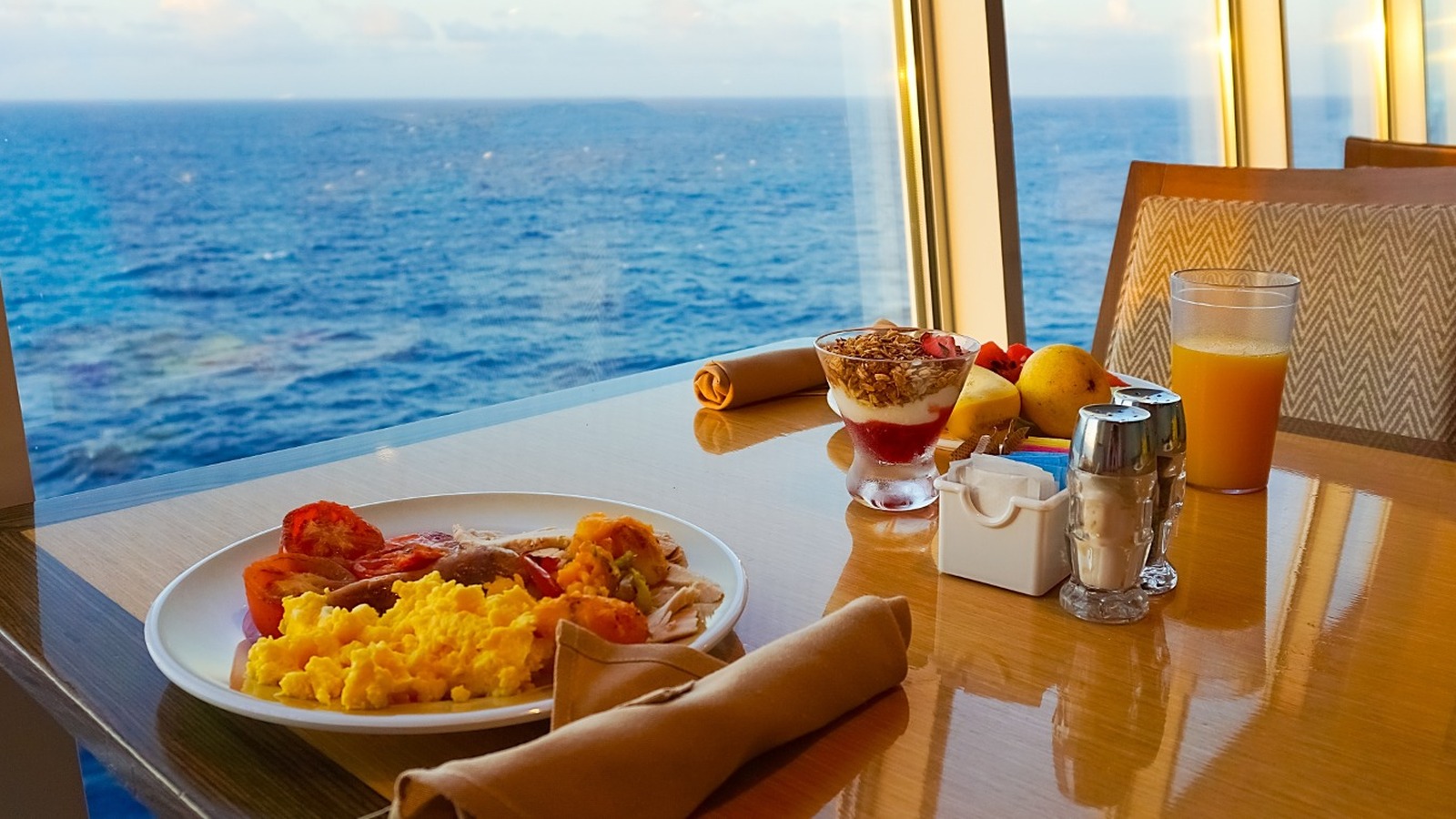 Lunch Cruise (Saturdays)